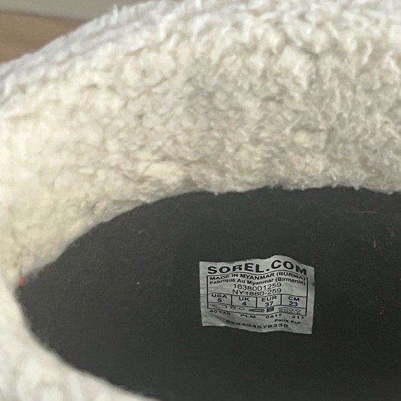 Sorel Caribou Waterproof Winter Boots Big Kids Size 5 Unisex - Picture 5 of 7